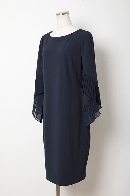 【DKNY】　ネイビー袖プリーツ（10）｜レンタルドレス