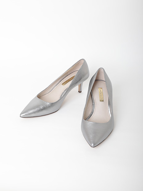 Louise et Cie グレー光沢パンプス （４ 1/2Ｍ）