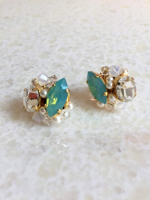 アクアブルービジューピアス
