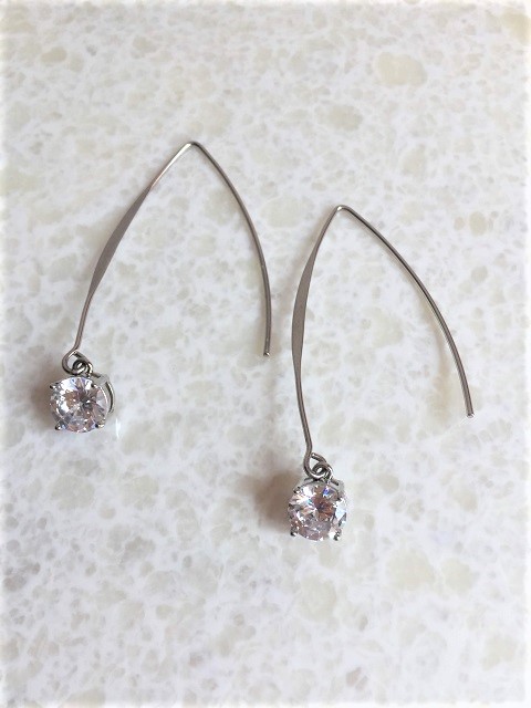 シルバーストーン１粒フックピアス