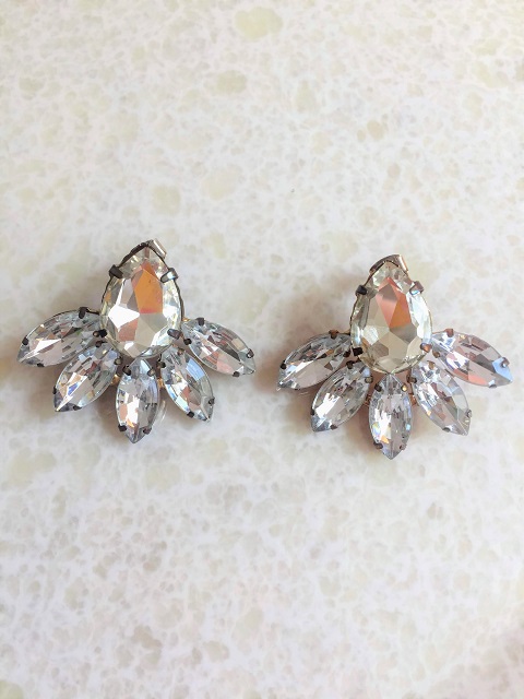 クリスタル大きめデザインピアス