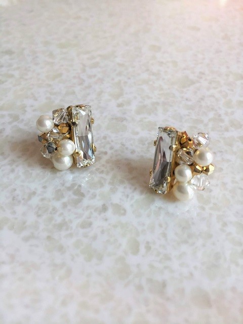 四角クリスタルビジューピアス