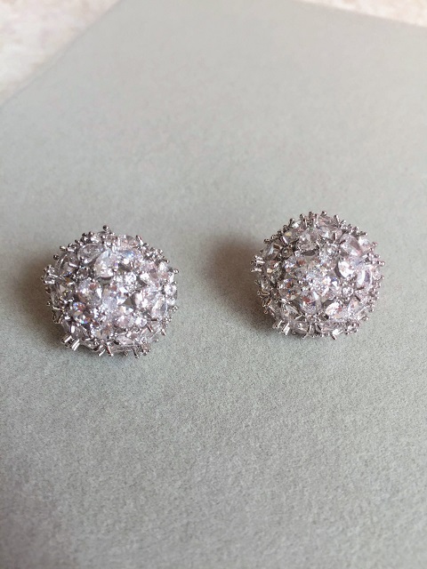 シルバー花デザインラウンドピアス