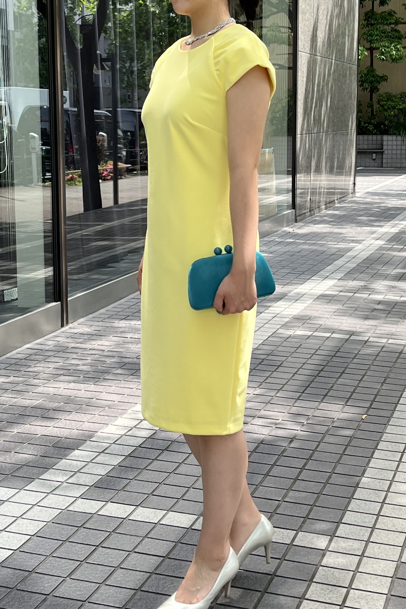 【Calvin　Klein】　イエロードレープショルダー（2）｜レンタルドレス