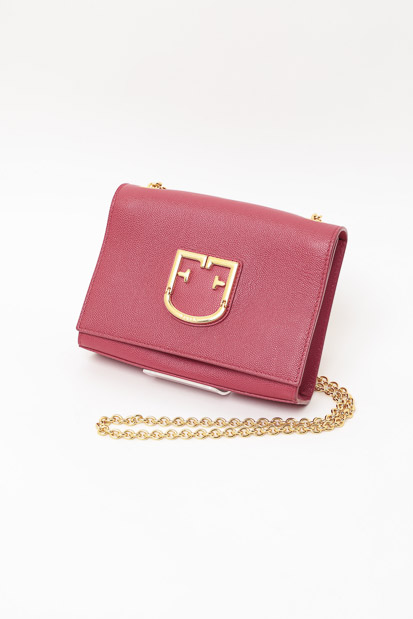 FURLA赤バッグ