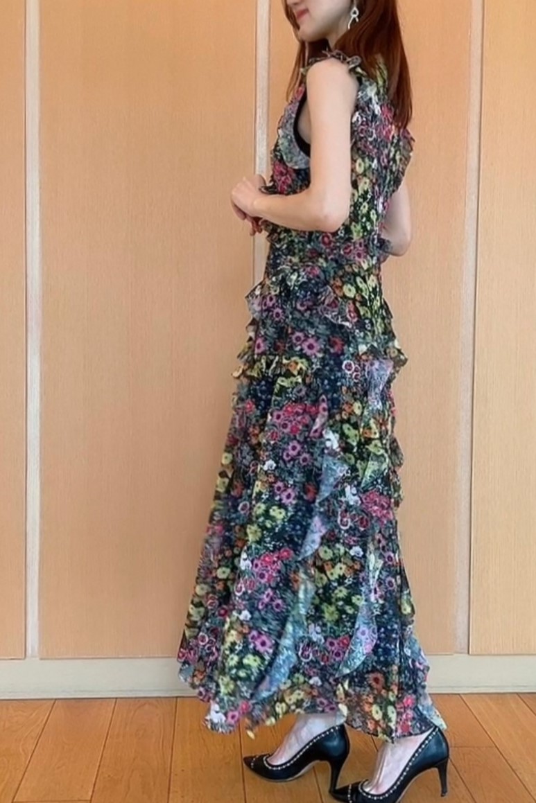 【TED　BAKER】　ブラック花柄ロング丈フリルノースリーブ（1）｜レンタルドレス